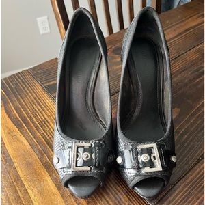 Gianni Bini, 8.5, black heel w/ toe buckle